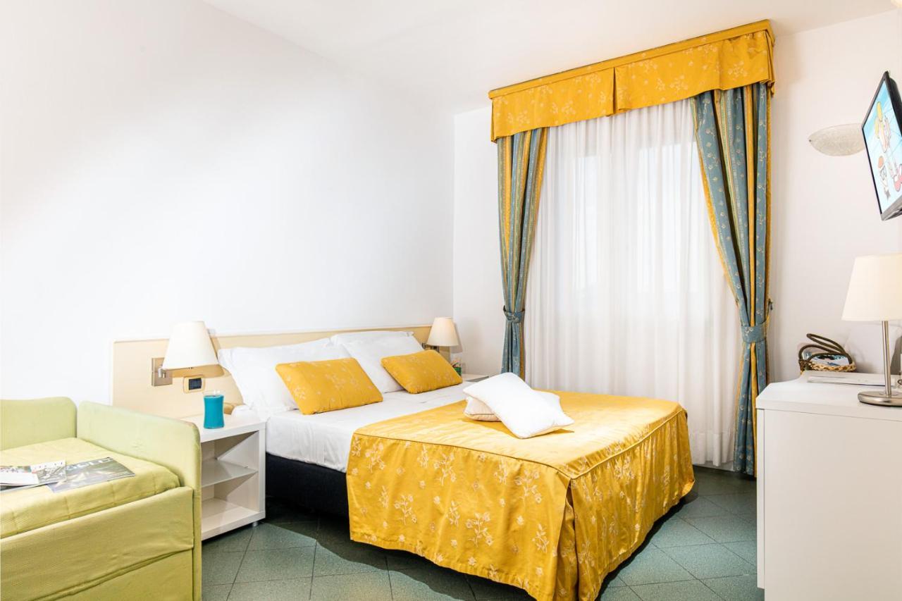 Hotel Karinzia Caorle Esterno foto